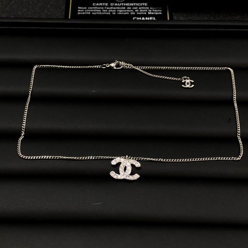 Chanel necklace 1lyx49
